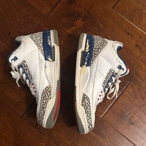 Jordan Athletic Shoes White and Blue